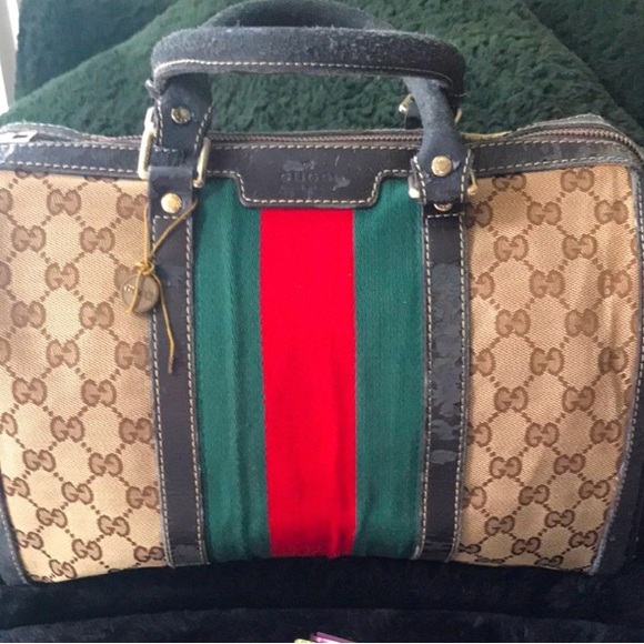 Gucci Handbags - ♥️Woman’sVintage Gucci Boston Canvas Bag *FIRM PRICE*